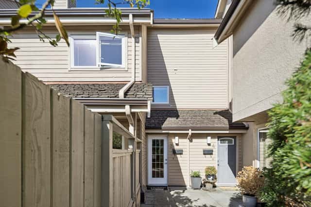 3 230 W 15TH STREET